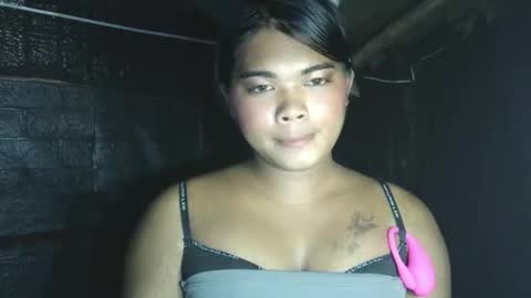 Snapshot of yourasian_kendal chatting on May 11, 1:17 pm Kendal online show from May 11, 1:17 pm