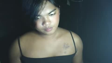 Snapshot of yourasian_kendal chatting on May 12, 10:56 am Kendal online show from May 12, 10:56 am