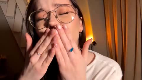 Snapshot of yourbelovedelsa chatting on March 1, 4:42 pm Elsa online show from March 1, 4:42 pm