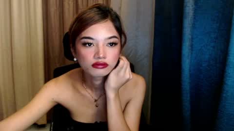 Snapshot of yourblair chatting on June 11, 2:53 am yourblair online show from June 11, 2:53 am