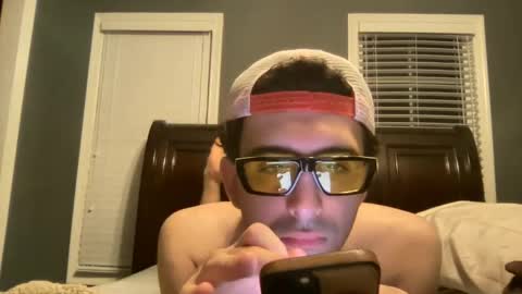 yourboyb1 online show from December 3, 6:26 am