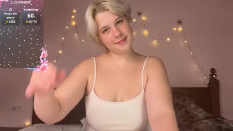 Snapshot of yourbunnymi chatting on February 22, 5:00 pm Eva online show from February 22, 5:00 pm