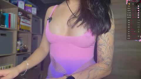 Snapshot of yourcharmingmia chatting on November 8, 2:28 pm Mia online show from November 8, 2:28 pm