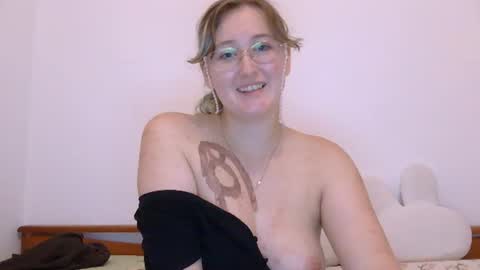 Snapshot of yourcherrylady chatting on June 16, 8:22 pm cherry online show from June 16, 8:22 pm