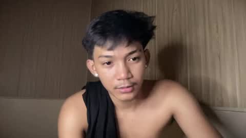 Snapshot of yourcumboy88 chatting on June 13, 9:29 am yourcumboy88 online show from June 13, 9:29 am