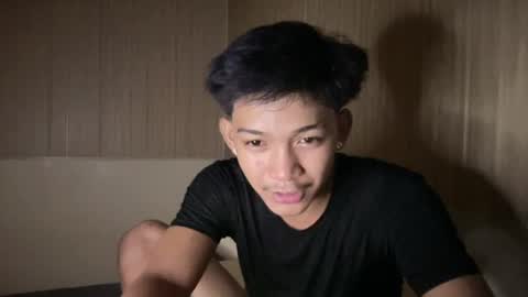 Snapshot of yourcumboy88 chatting on June 19, 3:49 pm yourcumboy88 online show from June 19, 3:49 pm
