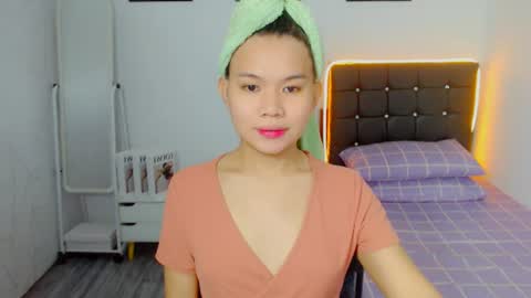 yourcuteprincess_ online show from June 13, 12:03 pm