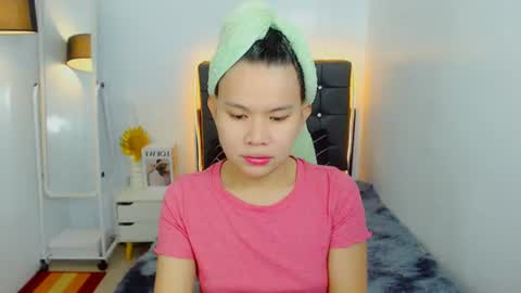 yourcuteprincess_ online show from June 29, 11:54 am