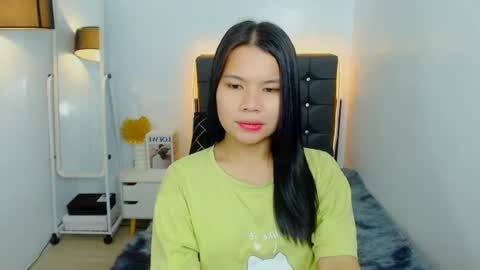 yourcuteprincess_ online show from July 1, 4:40 pm