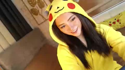 JEN  online show from September 24, 12:30 pm