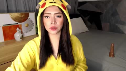 JEN  online show from October 11, 11:09 am