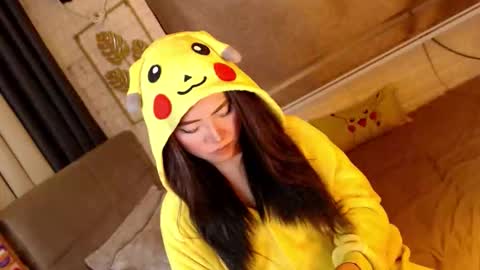 JEN  online show from March 8, 1:15 pm