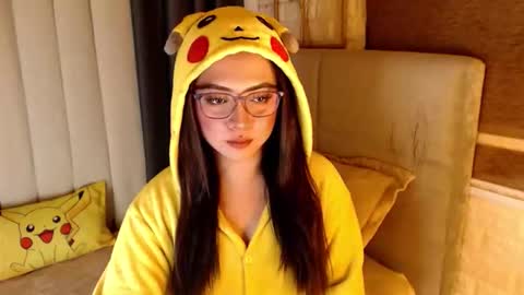 JEN  online show from April 5, 2:03 pm