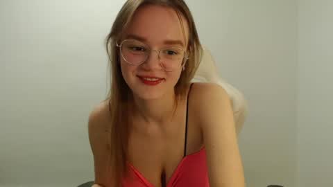Lana online show from July 18, 7:50 pm