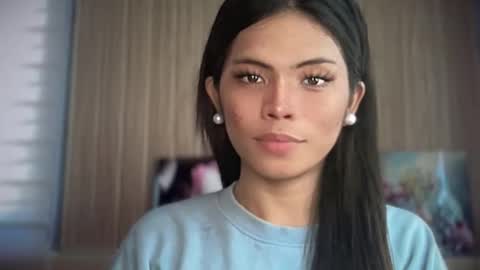 Snapshot of yourehot_pretty chatting on April 25, 12:46 am Do read my bio online show from April 25, 12:46 am