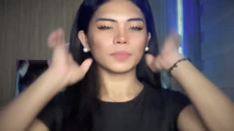 Snapshot of yourehot_pretty chatting on April 25, 4:37 pm Do read my bio online show from April 25, 4:37 pm