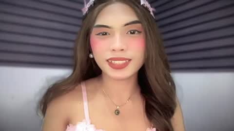Snapshot of yourehot_pretty chatting on April 29, 5:52 pm Do read my bio online show from April 29, 5:52 pm