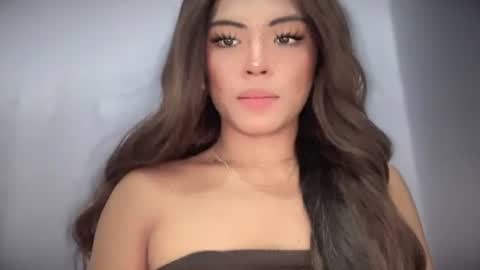 Snapshot of yourehot_pretty chatting on April 30, 11:31 pm Do read my bio online show from April 30, 11:31 pm