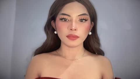 Snapshot of yourehot_pretty chatting on May 2, 12:48 am Do read my bio online show from May 2, 12:48 am