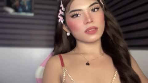 Snapshot of yourehot_pretty chatting on May 7, 6:46 pm Do read my bio online show from May 7, 6:46 pm