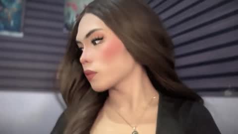 Snapshot of yourehot_pretty chatting on May 9, 8:03 pm Do read my bio online show from May 9, 8:03 pm