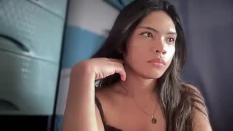 Snapshot of yourehot_pretty chatting on May 29, 1:58 am Do read my bio online show from May 29, 1:58 am