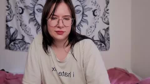 Snapshot of yourejustatoy chatting on June 27, 12:22 pm Lilly online show from June 27, 12:22 pm