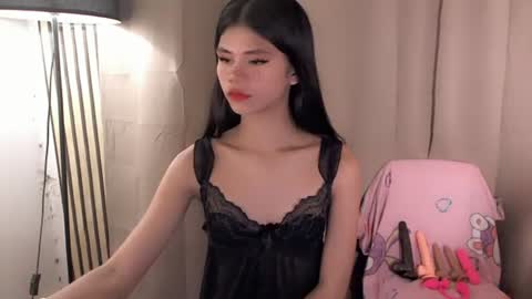 Snapshot of yourfavoratevivian chatting on June 30, 2:34 am Vivian online show from June 30, 2:34 am