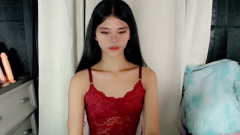 Snapshot of yourfavoratevivian chatting on August 4, 12:58 am Vivian online show from August 4, 12:58 am