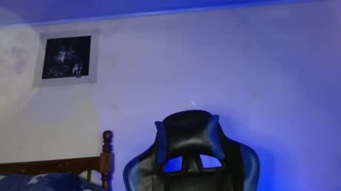 yourfavorite_bigclit online show from March 1, 2:41 pm