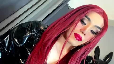 Snapshot of yourfiercemistress chatting on April 22, 11:17 pm not into STINGY and CHEAP people online show from April 22, 11:17 pm