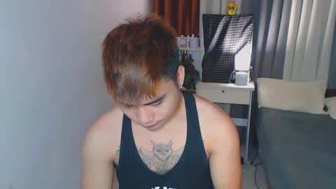 Snapshot of yourhandsome_hunk chatting on January 10, 7:11 pm Paul online show from January 10, 7:11 pm