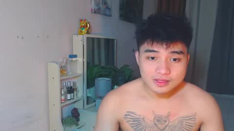 Snapshot of yourhandsome_hunk chatting on May 29, 11:30 am Paul online show from May 29, 11:30 am