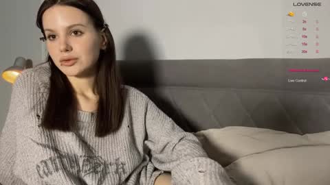 Snapshot of yourher0in chatting on December 11, 2:22 pm Aida online show from December 11, 2:22 pm