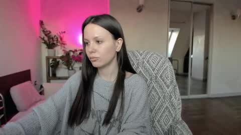 Snapshot of yourher0in chatting on September 15, 12:05 pm Aida online show from September 15, 12:05 pm