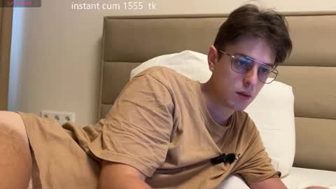 Chris online show from March 3, 8:09 am