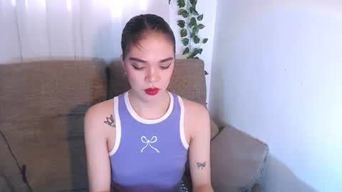 yourhumilitionqueen online show from July 15, 2:06 am