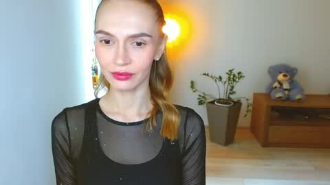 Snapshot of yourladysunshine chatting on May 31, 7:26 am Ksyusha online show from May 31, 7:26 am
