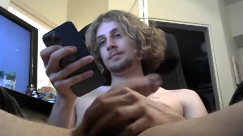 Snapshot of yourman1253 chatting on February 9, 4:04 am YourMan online show from February 9, 4:04 am