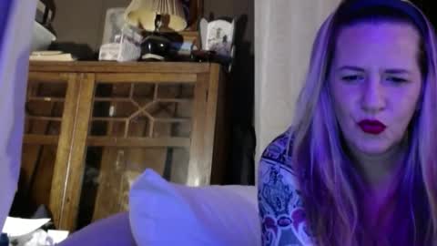 Snapshot of yourmomma999 chatting on January 4, 5:37 am yourmomma999 online show from January 4, 5:37 am