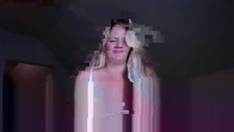 Snapshot of yourmomma999 chatting on November 10, 11:15 pm yourmomma999 online show from November 10, 11:15 pm