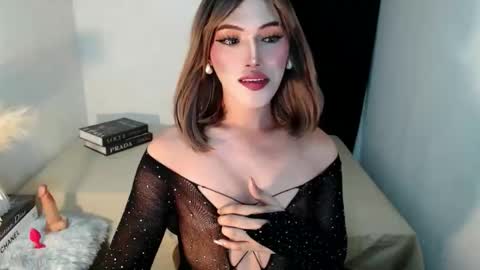 Snapshot of yournaughtykendal chatting on May 9, 11:43 pm TIFFANY SUCKING QUEEN online show from May 9, 11:43 pm