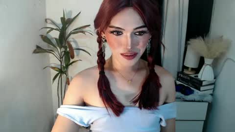 Snapshot of yournaughtykendal chatting on June 16, 2:36 am TIFFANY SUCKING QUEEN online show from June 16, 2:36 am