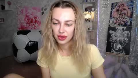 Snapshot of yournickyadamidi chatting on July 8, 4:33 pm Nicky online show from July 8, 4:33 pm