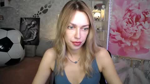 Snapshot of yournickyadamidi chatting on July 15, 4:23 pm Nicky online show from July 15, 4:23 pm
