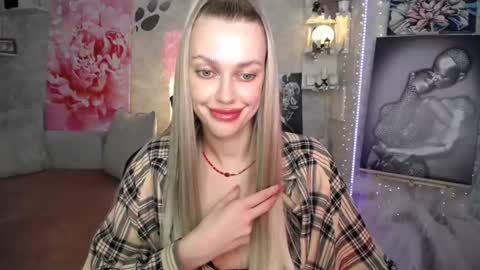 Snapshot of yournickyadamidi chatting on July 30, 4:17 pm Nicky online show from July 30, 4:17 pm