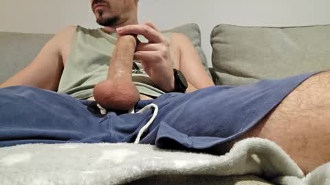 Snapshot of youronlyneed chatting on January 18, 9:02 am Micka online show from January 18, 9:02 am