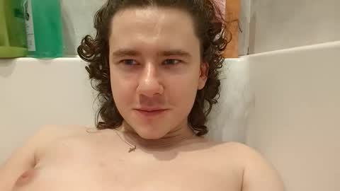 Snapshot of yourpantyhosesla_ve chatting on November 7, 1:38 am Nylon slave online show from November 7, 1:38 am