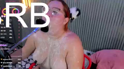 CHLOE online show from January 31, 7:11 pm