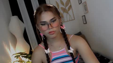 Snapshot of yourprettyblythe_ts chatting on June 22, 3:25 am yourprettyblythe_ts online show from June 22, 3:25 am